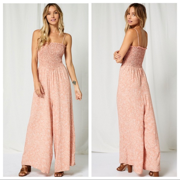 It’s all about this fabulous wide leg jumpsuit - Picture 4 of 5